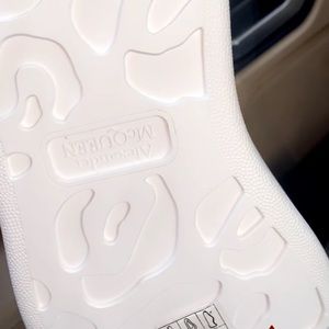 Alexander McQueen never worn